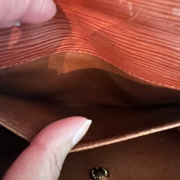 Louis Vuitton Vintage 80s Epi Leather Montaigne 20 Fawn Envelope Clutch Pouch - Picture 15 of 15